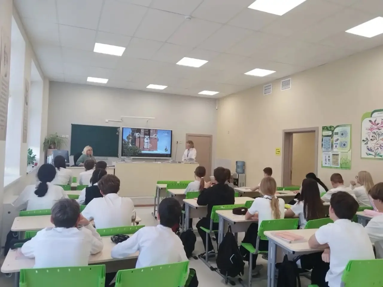 📌Вчера,14 октября, в 1-х, 7-х и 8-х классов совместно с советником директора по воспит...