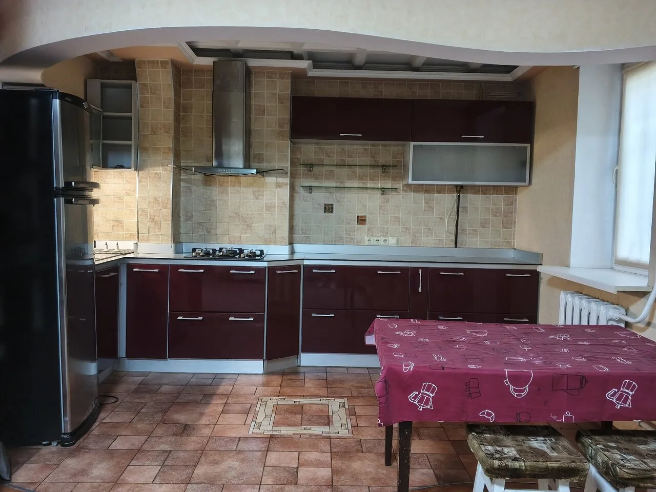 Продам 3-комнатную квартиру, 65,5 м², 1/9 эт. в Горловке, ж/м «Строитель», ул. Жукова, 14