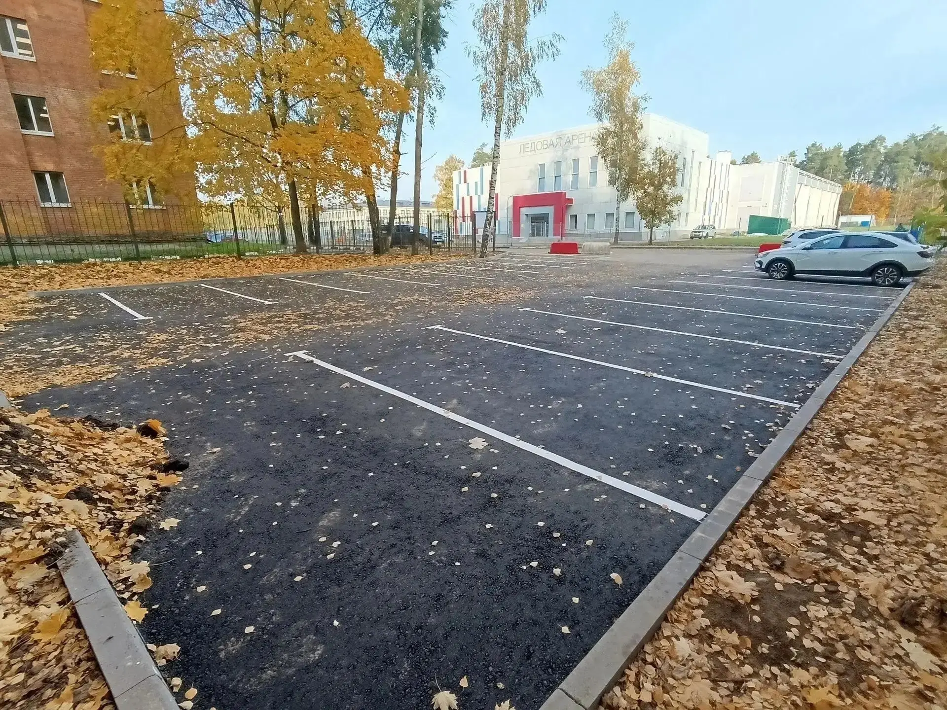 Возле детского сада №35 в Ногинске завершили устройство парковки.