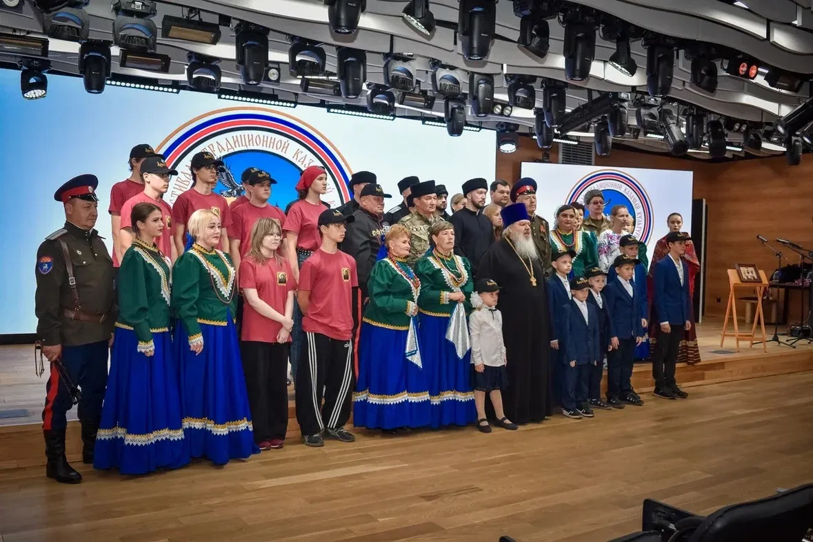 🫡Русское казачество: сложное и многогранное явление, путь от вольных общин на окраинах...