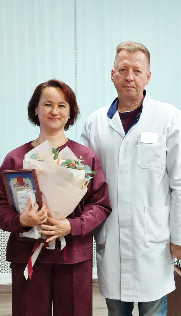 Сегодня главный врач и профсоюз медицинских работников поздравили юбилеем двух наших ко...