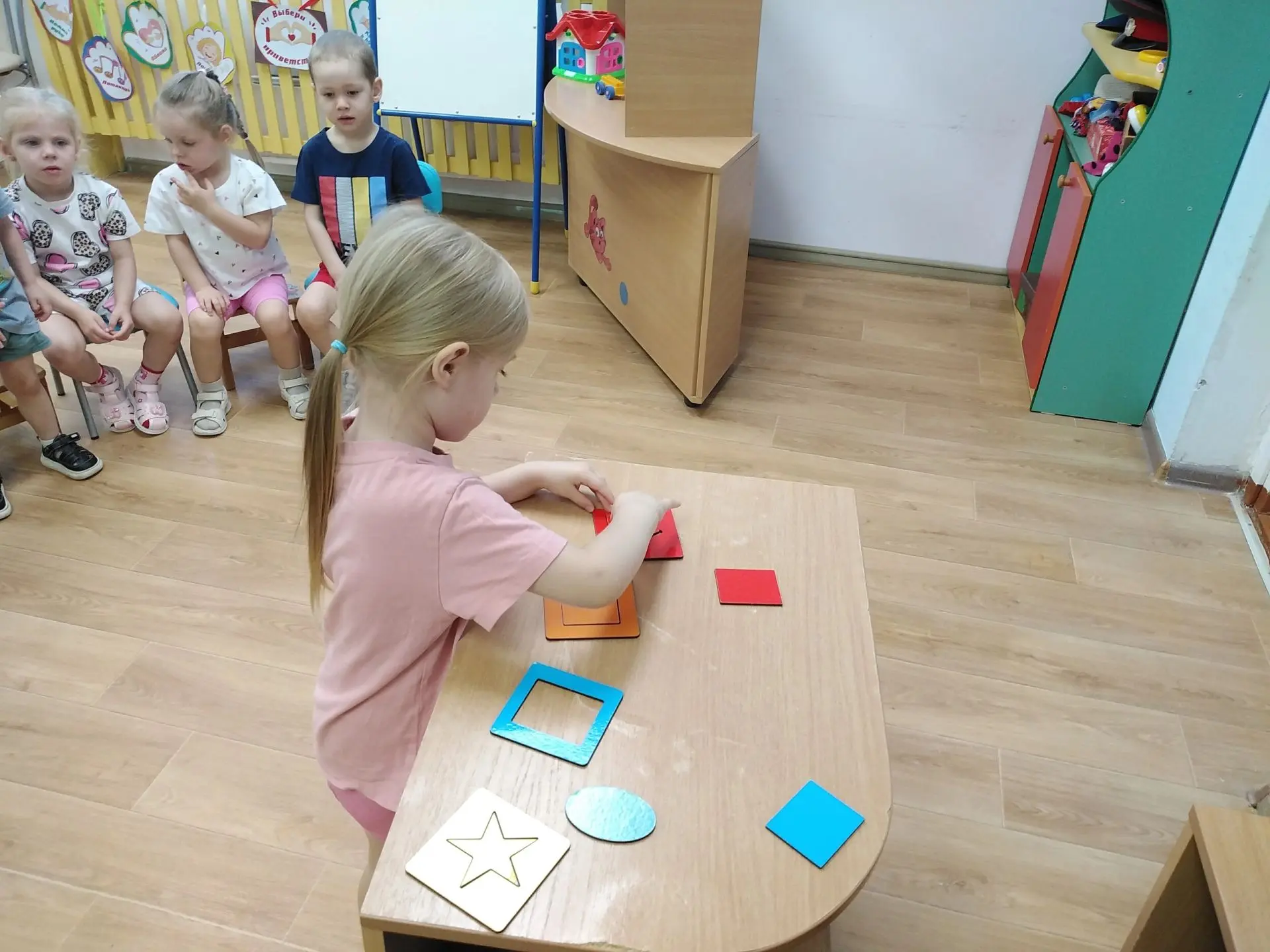 Раз, два, три, четыре, пять - очень любим мы играть.