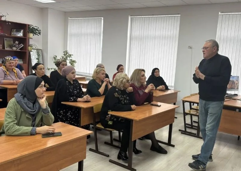 В школах Кабардино-Балкарии психологи учат родителей понимать детей — без нотаций и «по...