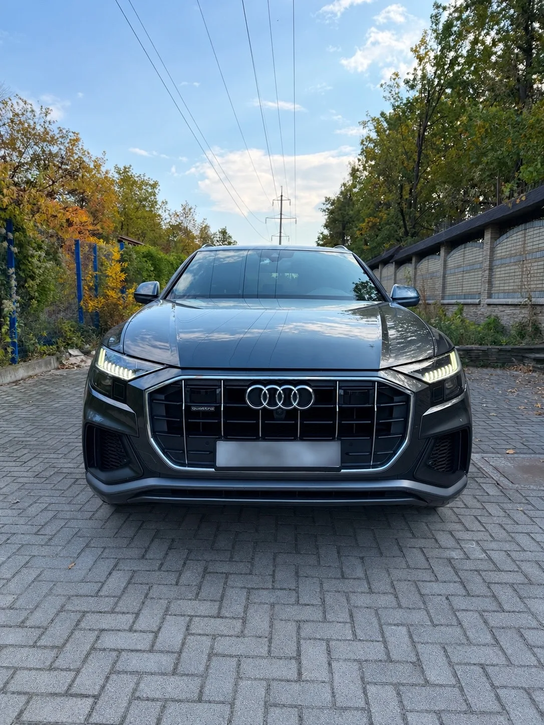 Продаю личный автомобиль Audi Q8 полный привод Quattro чистый 2021 год пробег 48.000 км...