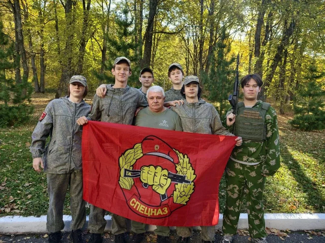 🗓🇷🇺С 5.10 по 9.10 мы ученики 10 «А» класса, побывали в военно-патриотическом лагере ...