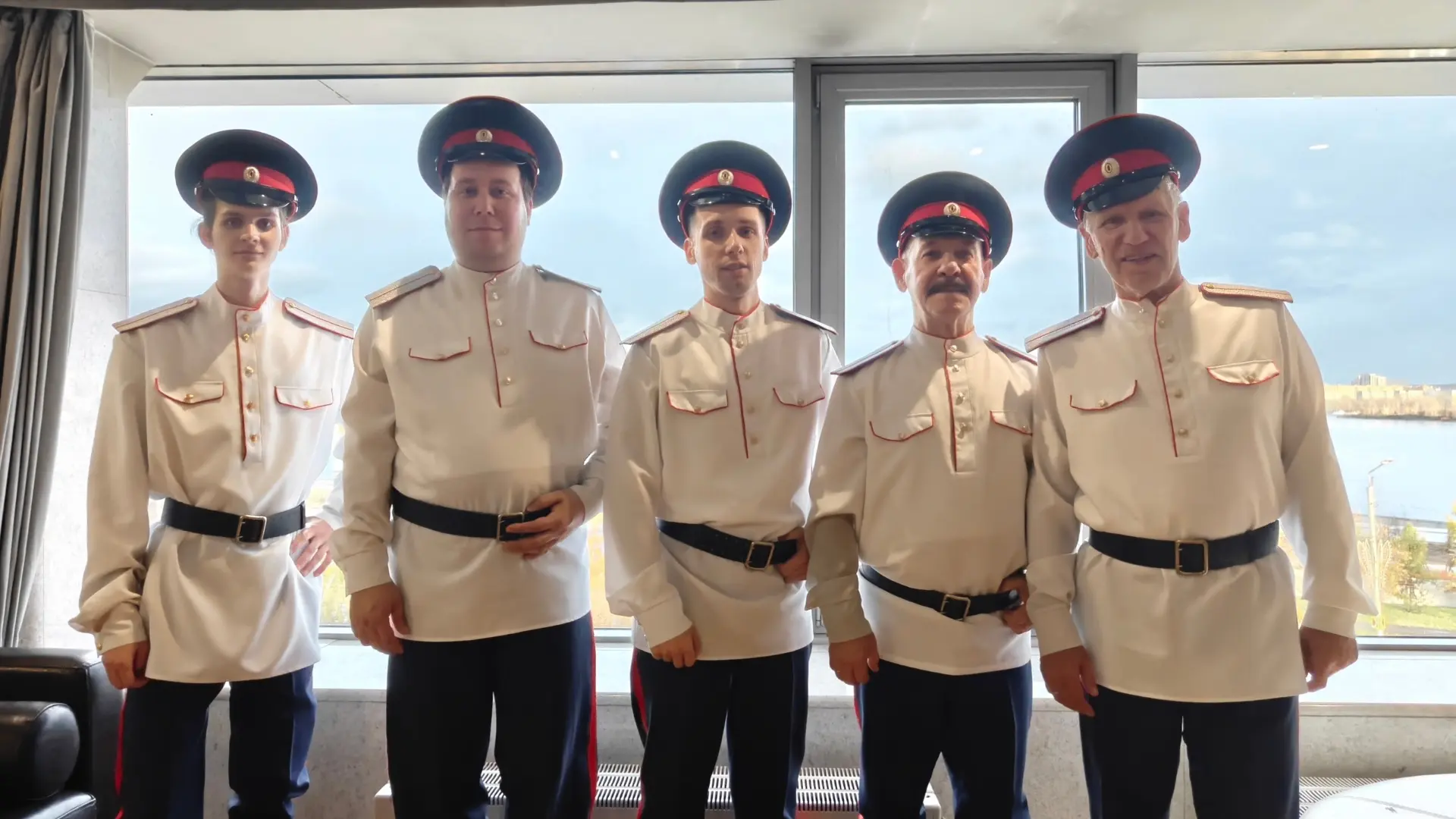 Мужской состав ансамбля песни и танца «Метелица» выступили на V фестивале мужских хоров!