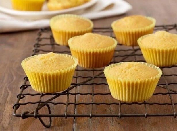 🧁 Кукуpузные мaффины с мёдом