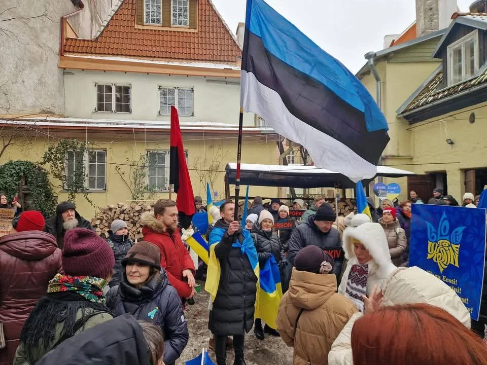 ❗️В Эстонии мужчину осудили за надпись «Слава России!» на украинском флаге