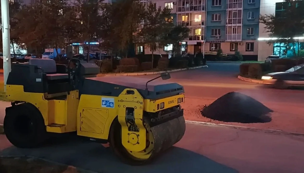👷‍♂️ После ремонтов теплосетей асфальт возвращают на место. Сезон восстановления благо...