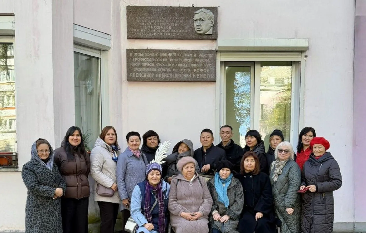 В Абакане прошла экскурсия в квартире Николая Доможакова