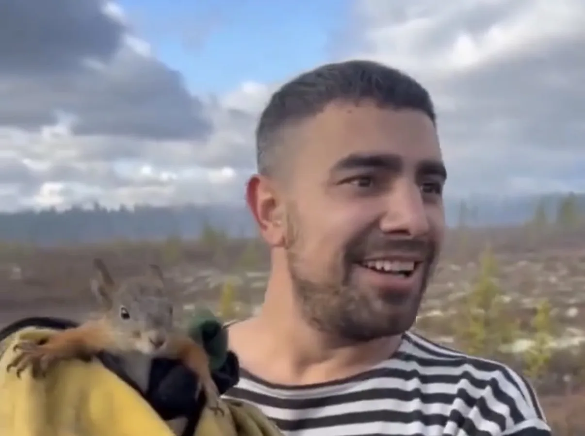 На Ямале пожарный спас из огня бельчонка 🐿️