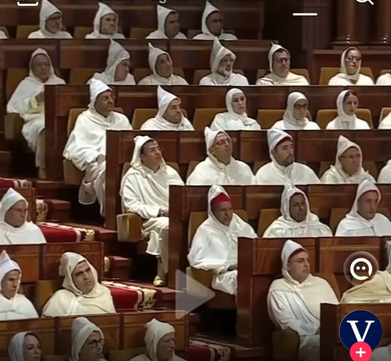 Это парламент Марокко и король Марокко Мухаммед VI. Не шутка.