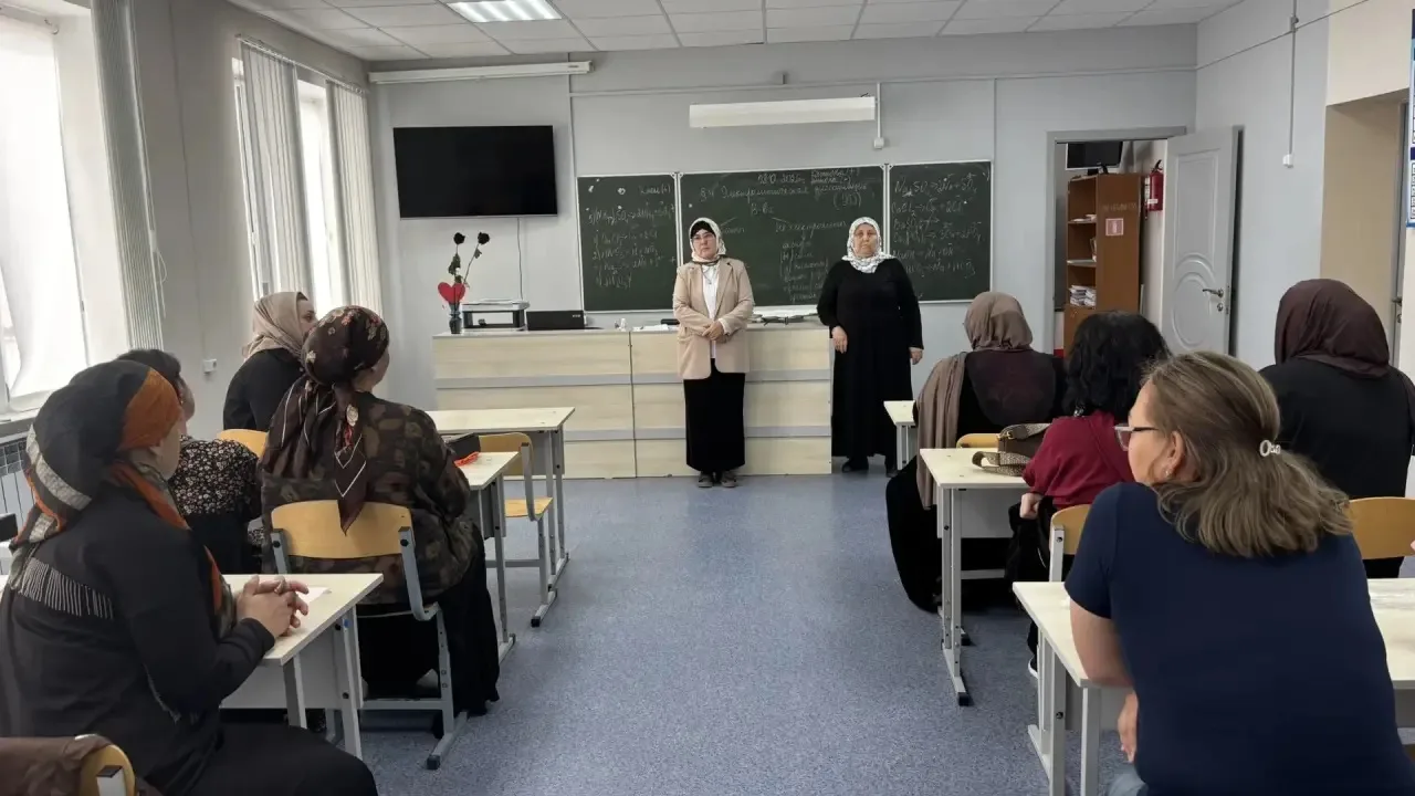 В  пятницу  10 октября школе прошло родительское собрание 9 А класса с классным руковод...