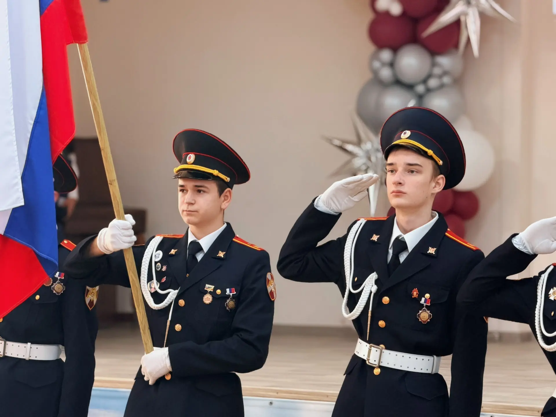 Неделя в нашей школе началась с торжественной линейки, посвященной одному из самых важн...
