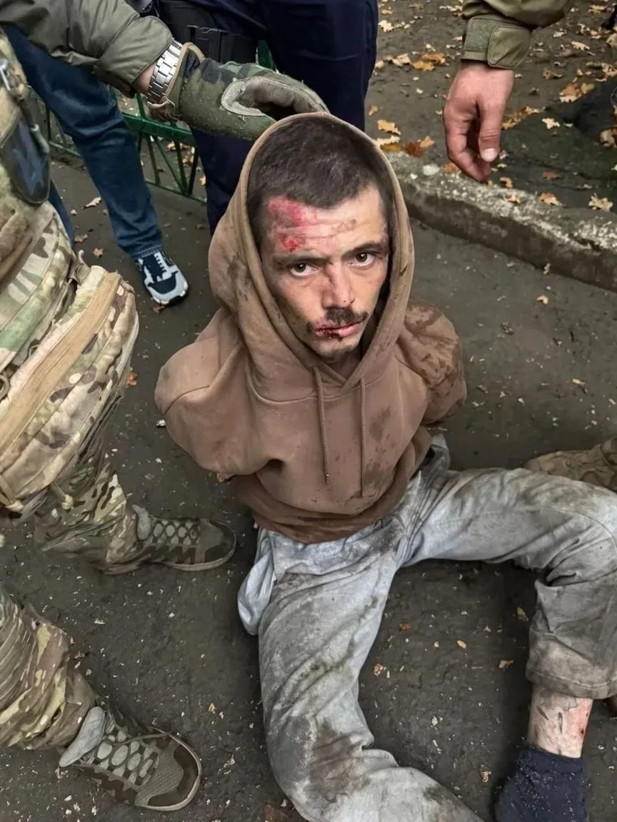❗️В Харьковской области российский военнослужащий, попавший в плен, совершил побег, рас...