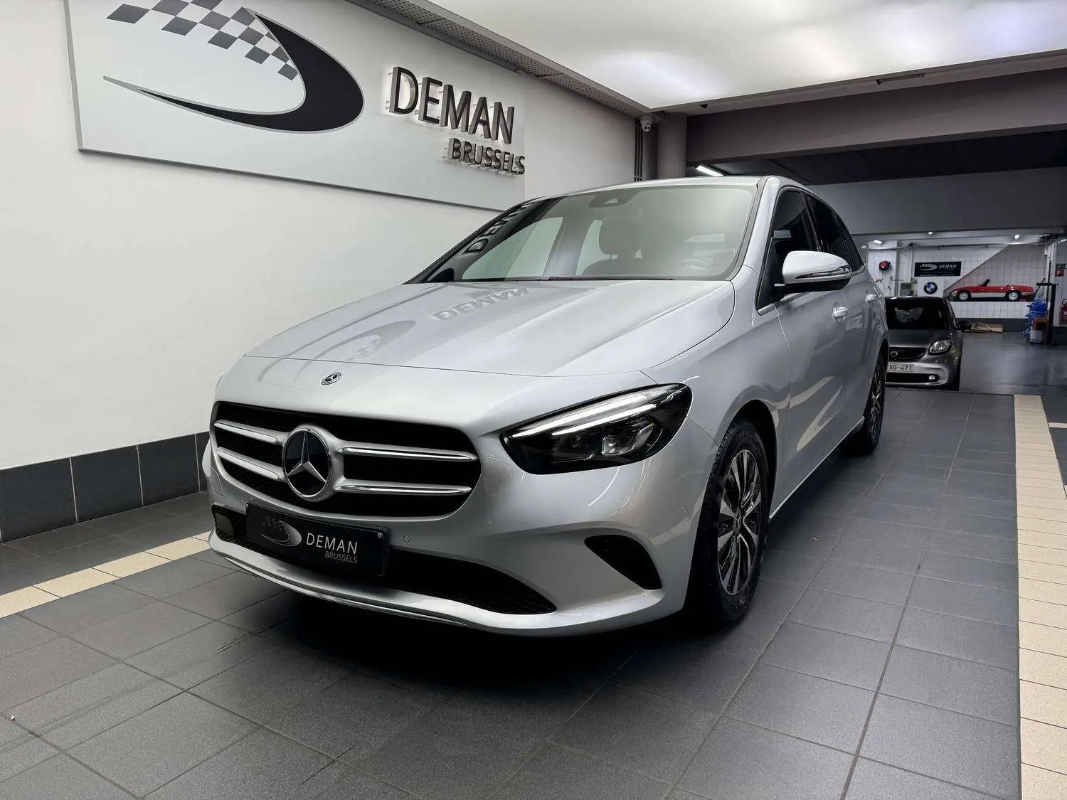 🚗 Mercedes-Benz 2022