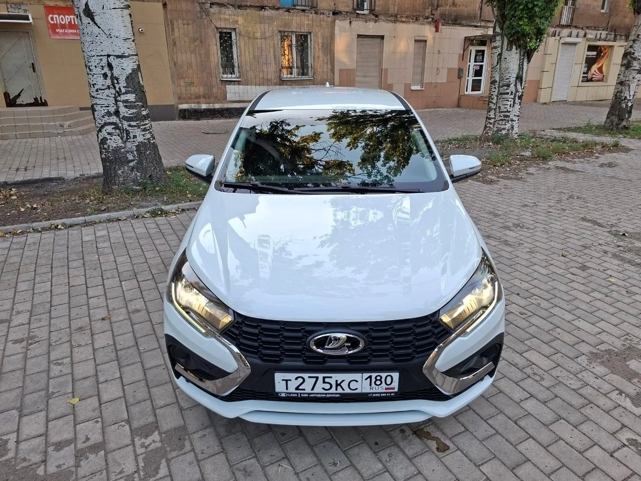 Продам Ладу Искра СВ в комплектации Энджой . Мотор 1.6 8 клапанов , кпп механика 5 ступ...