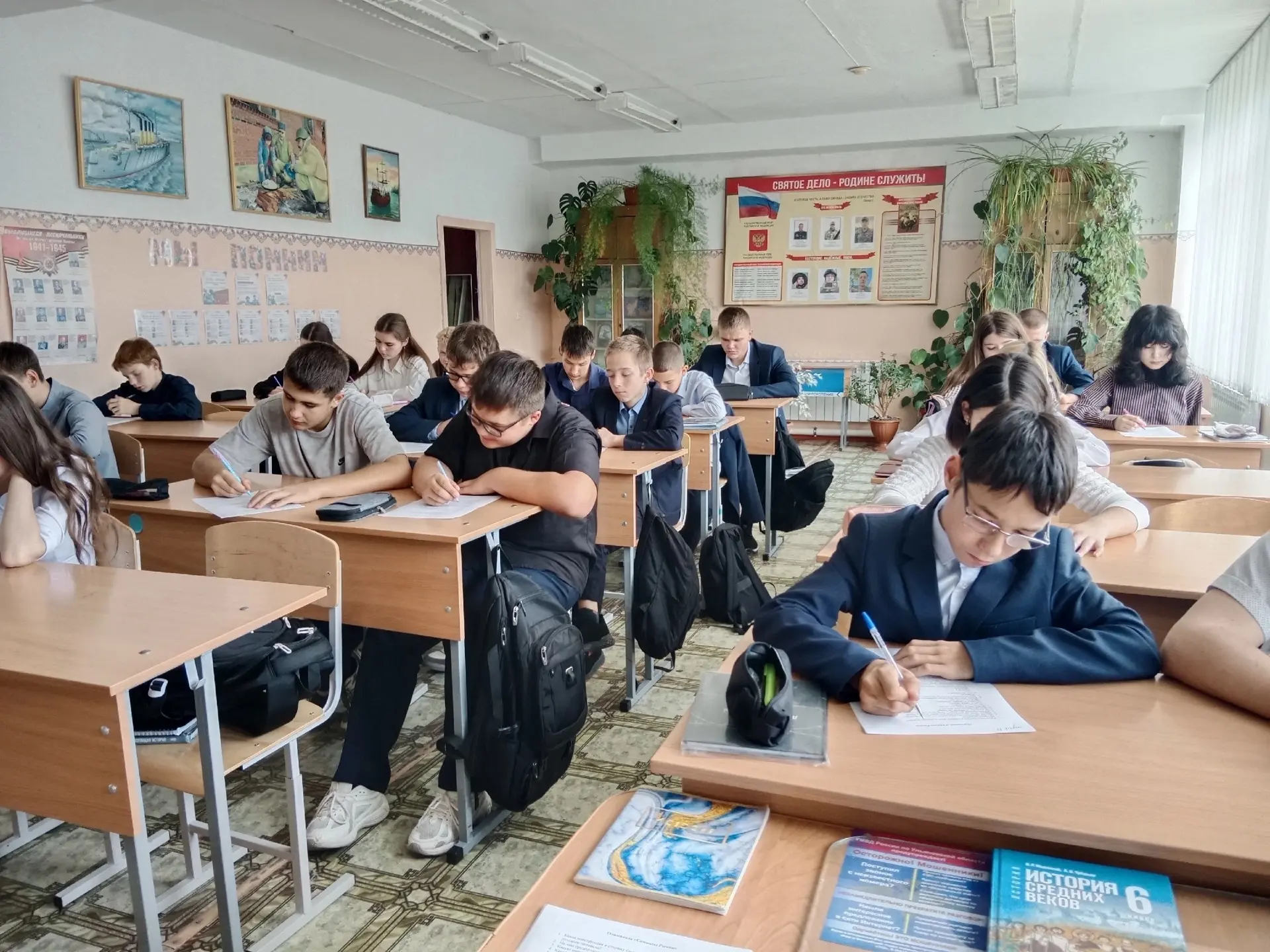 14 октября обучающиеся МОУ "Тагайская СШ им.Ю. Ф. Горячева" приняли участие в школьном ...