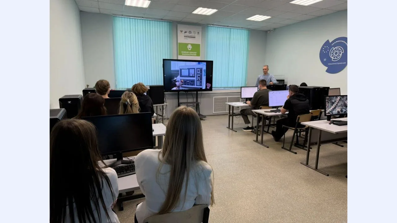 В Энгельсском промышленно‑экономическом колледже в рамках Единого дня открытых дверей с...