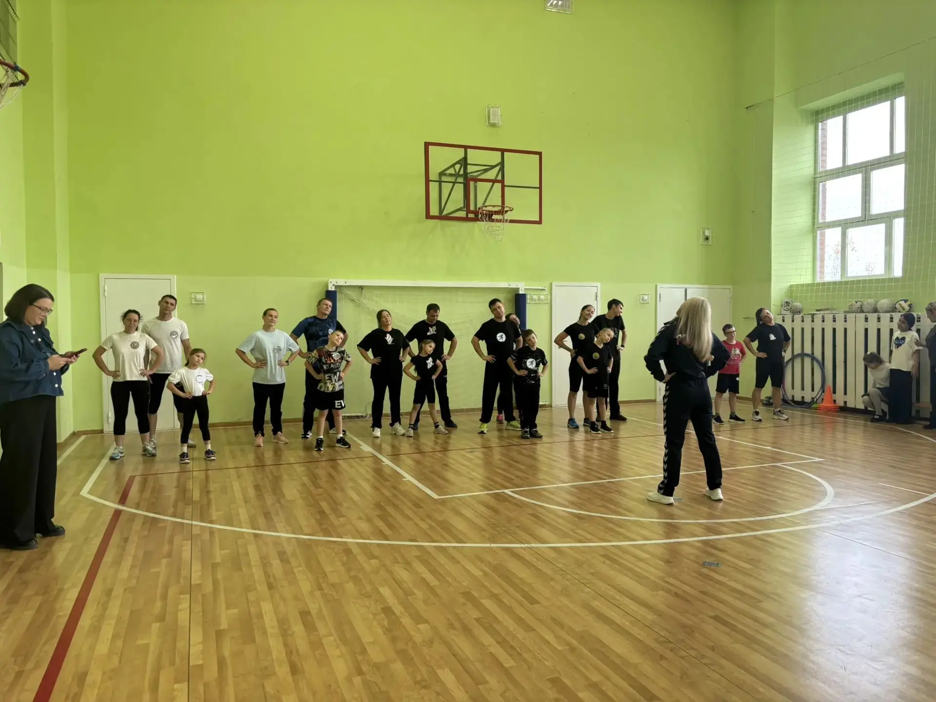 "Папа, мама, я-спортивная семья" 👨‍👩‍👦
