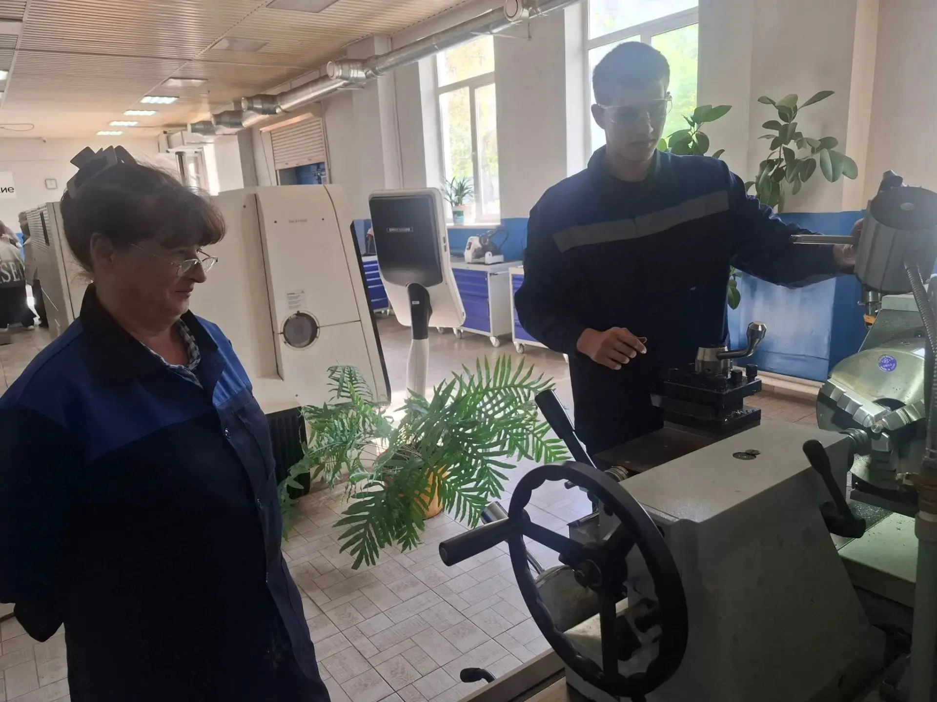 🧑‍🔧ШКОЛЬНИКИ ИЗ ПОДЪЯПОЛЬСКА: ПЕРВЫЕ ШАГИ В ПРОФЕССИИ! 🧑‍🔧