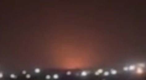⚡️ Ночью Балаково попало под удар — в промышленной зоне зафиксированы очаги пожаров