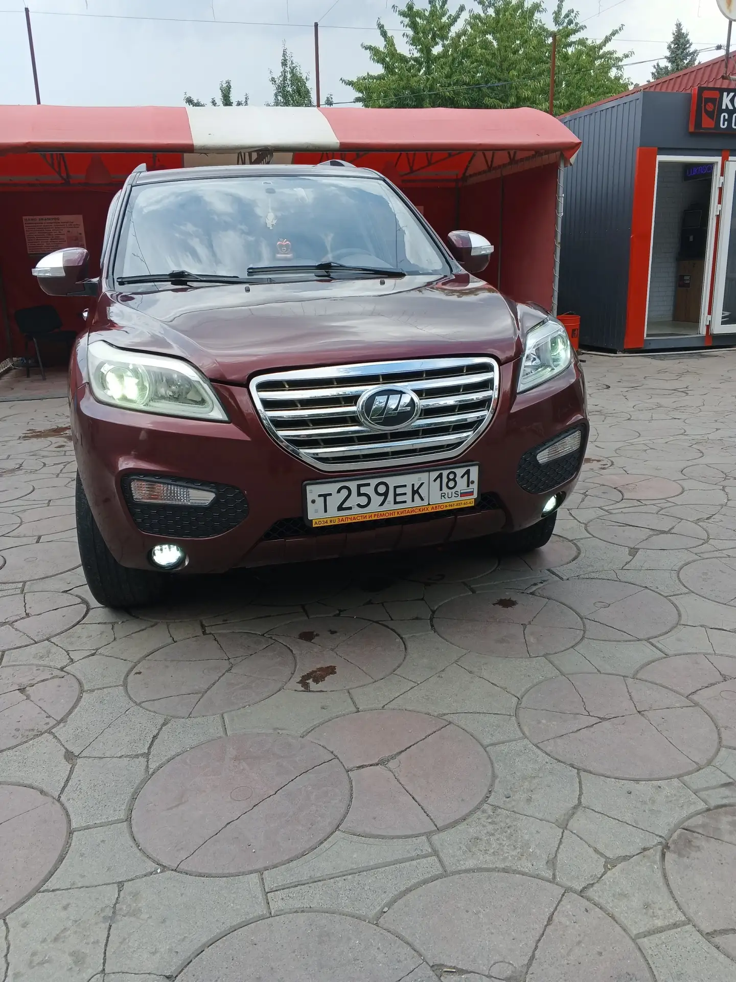 Продаю личный автомобиль Лифан Х60 2013 года, пробег 126000 км. В комплекте 2 ключа и к...