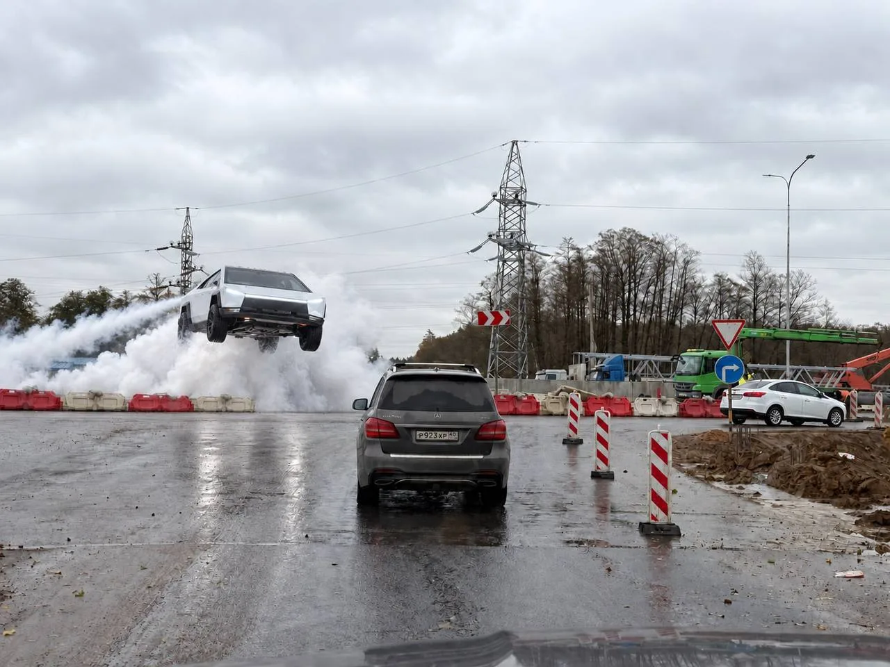 Вот для чего по-настоящему нужна летающая Tesla!