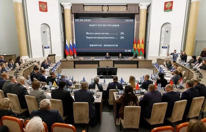 Уполномоченный по правам ребёнка Оксана Хлякина приняла участие в первой сессии Липецко...