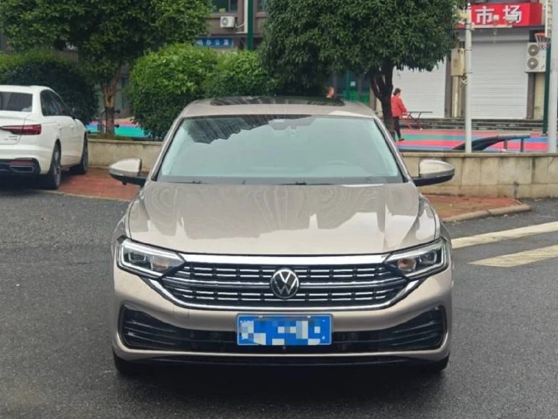 🚘 Volkswagen Sagitar (Comfort)