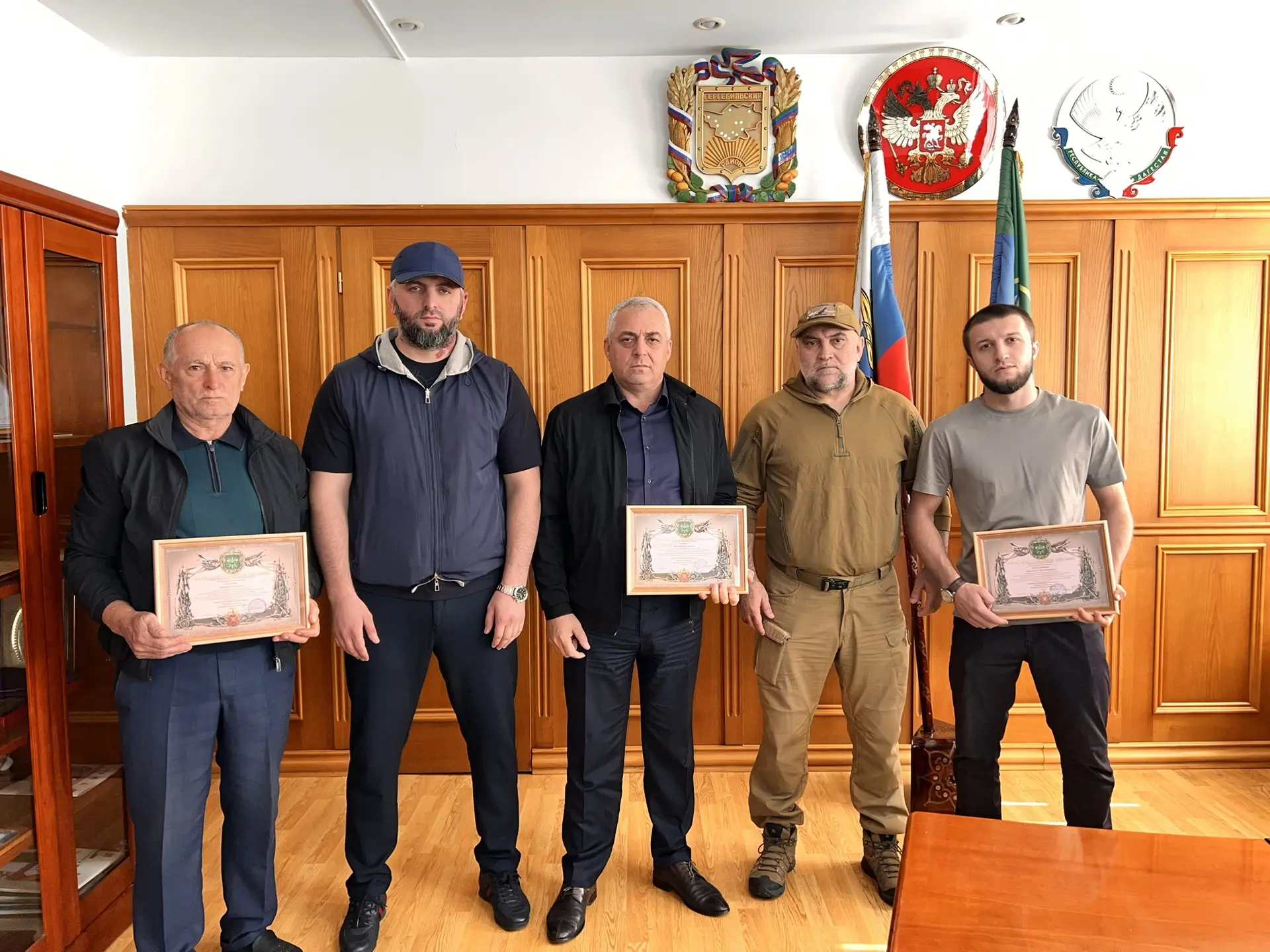 В администрации Гергебильского района состоялось вручение благодарственных писем за под...