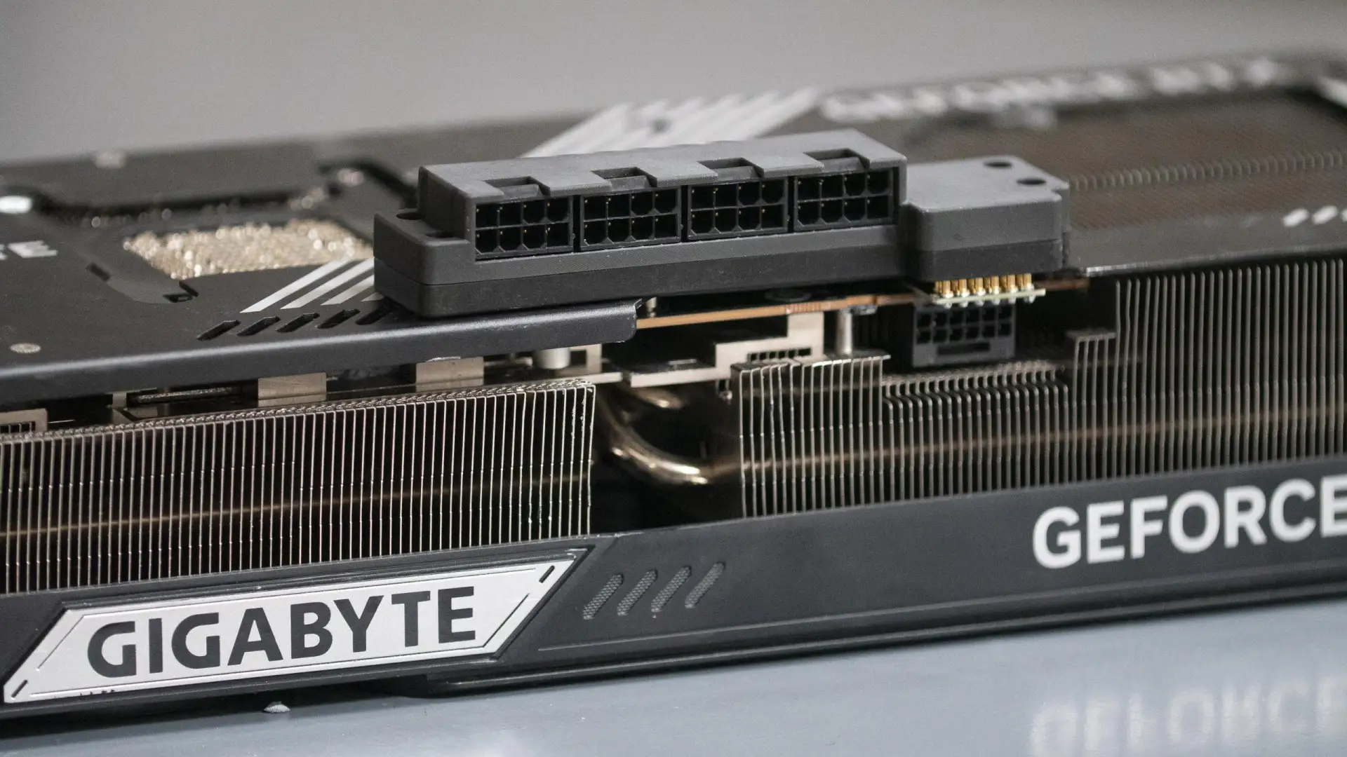 ↗️ RTX 5090 получила мод с четырьмя 8-pin разъёмами вместо проблемного 16-pin - темпера...