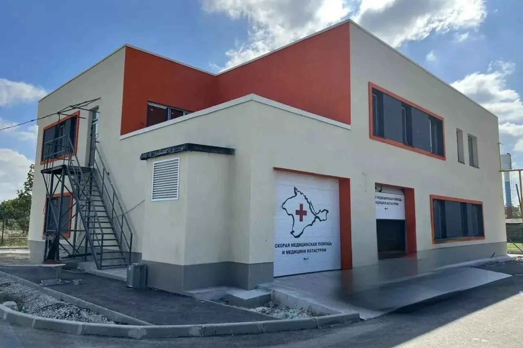 🏥 В Нижнегорском районе завершено строительство подстанции скорой помощи