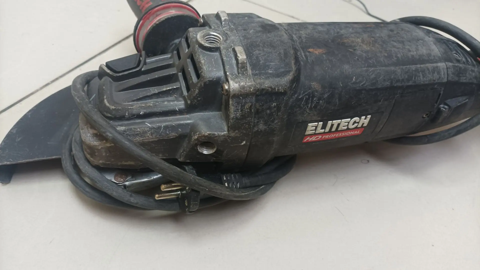 Болгарка ELITECH AG2523E