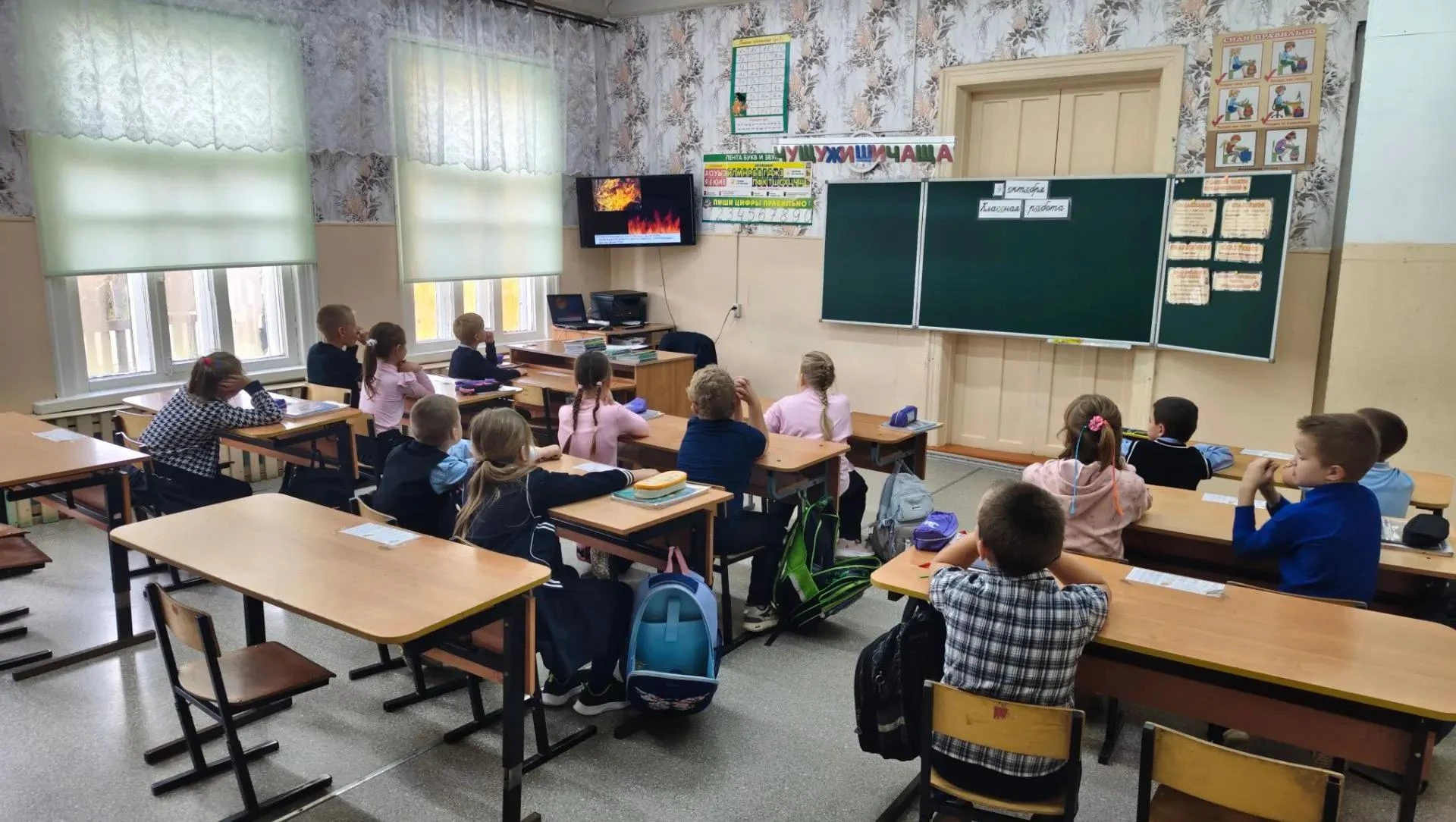 МБУК РЦКД провели познавательно-игровую программу «Беду отведи от удара – искру туши до...