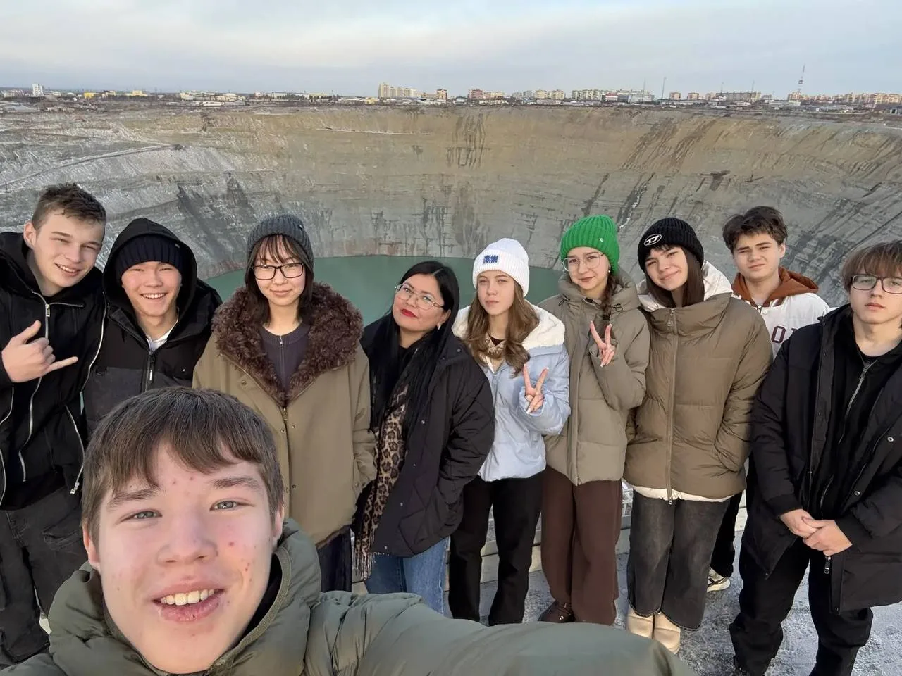 Вперёд к новым знаниям и открытиям! ⛽️✨