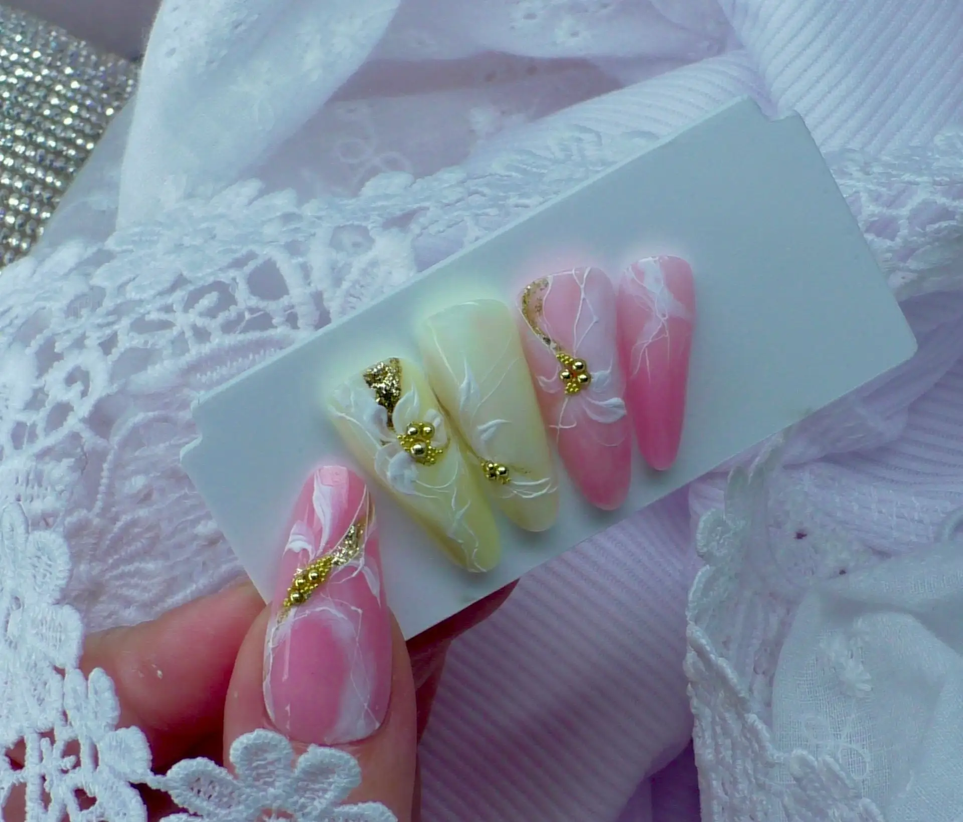 Всем привэт! Гружу этот дизайн в закрытый Клуб AVERI 💅