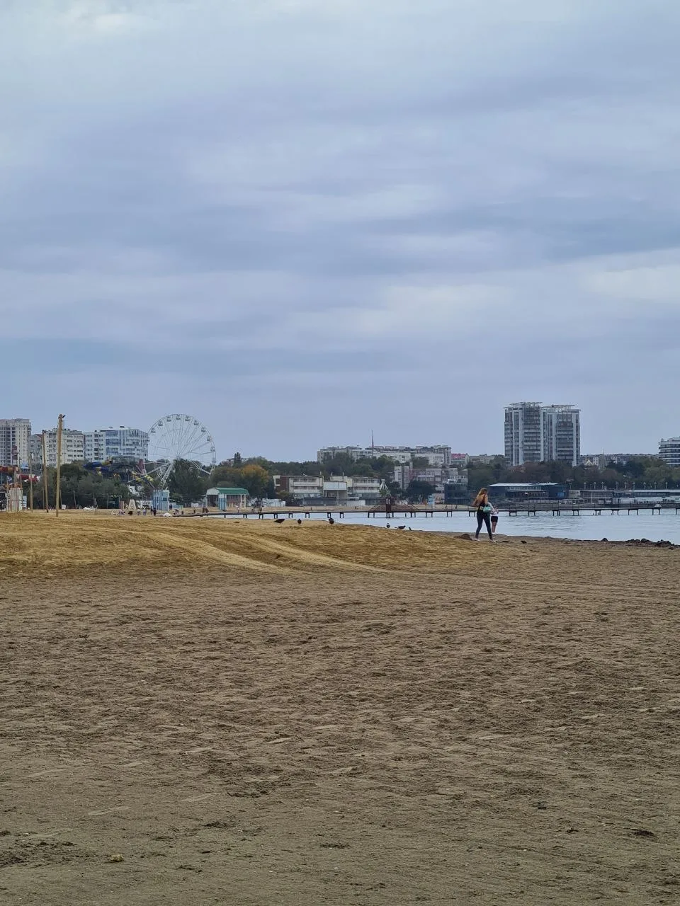 Пляж за Анапкой после дождичка в четверг 🏖
