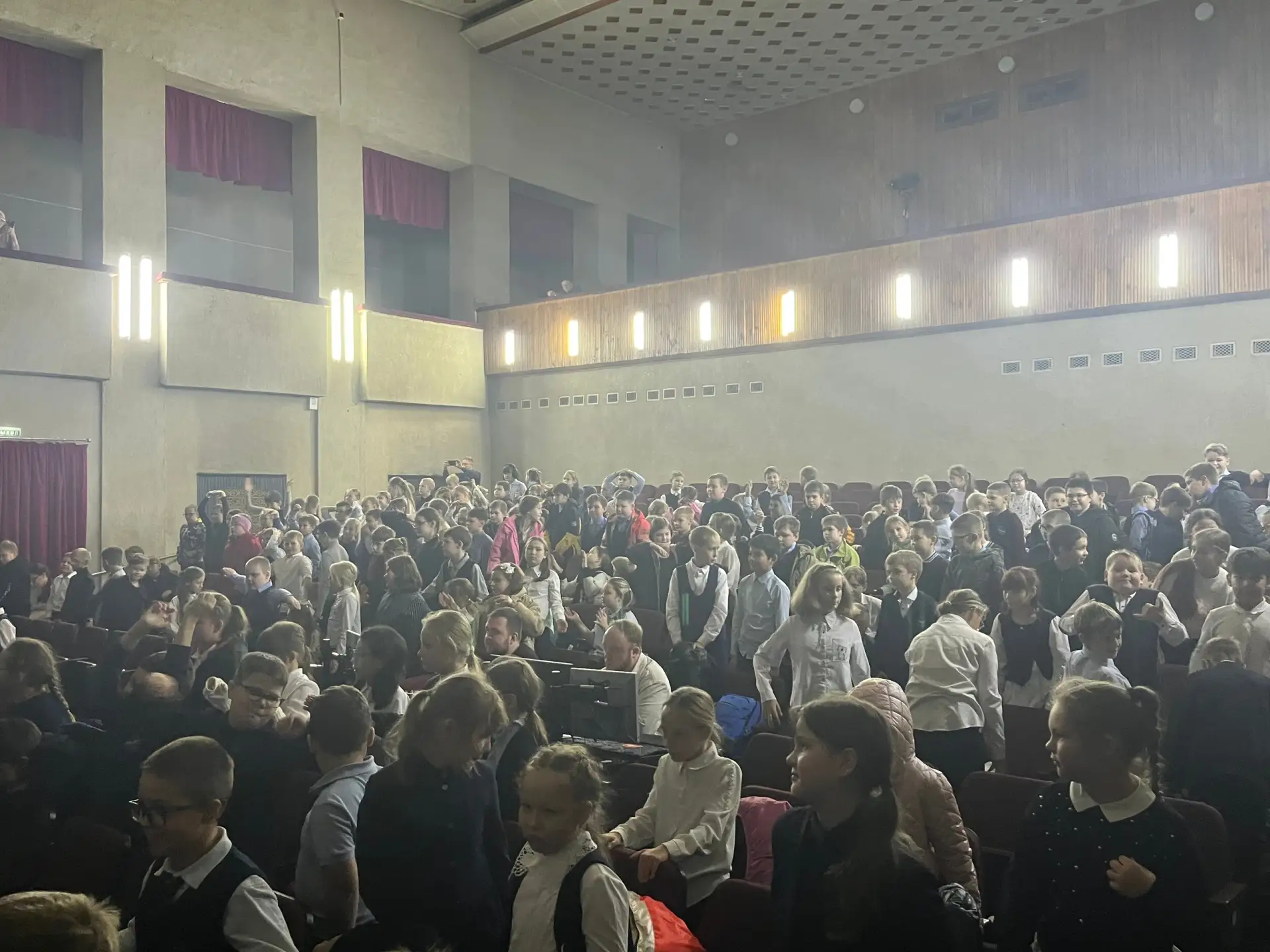 В зрительном зале Дворца культуры состоялся кинолекторий для учащихся младших классов С...