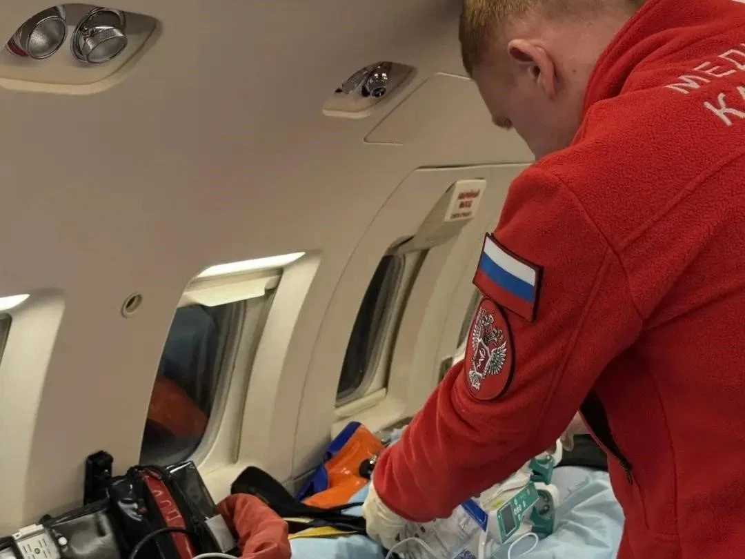 Подросток, переживший нападение медведя в Барнауле, останется в Москве до Нового года.