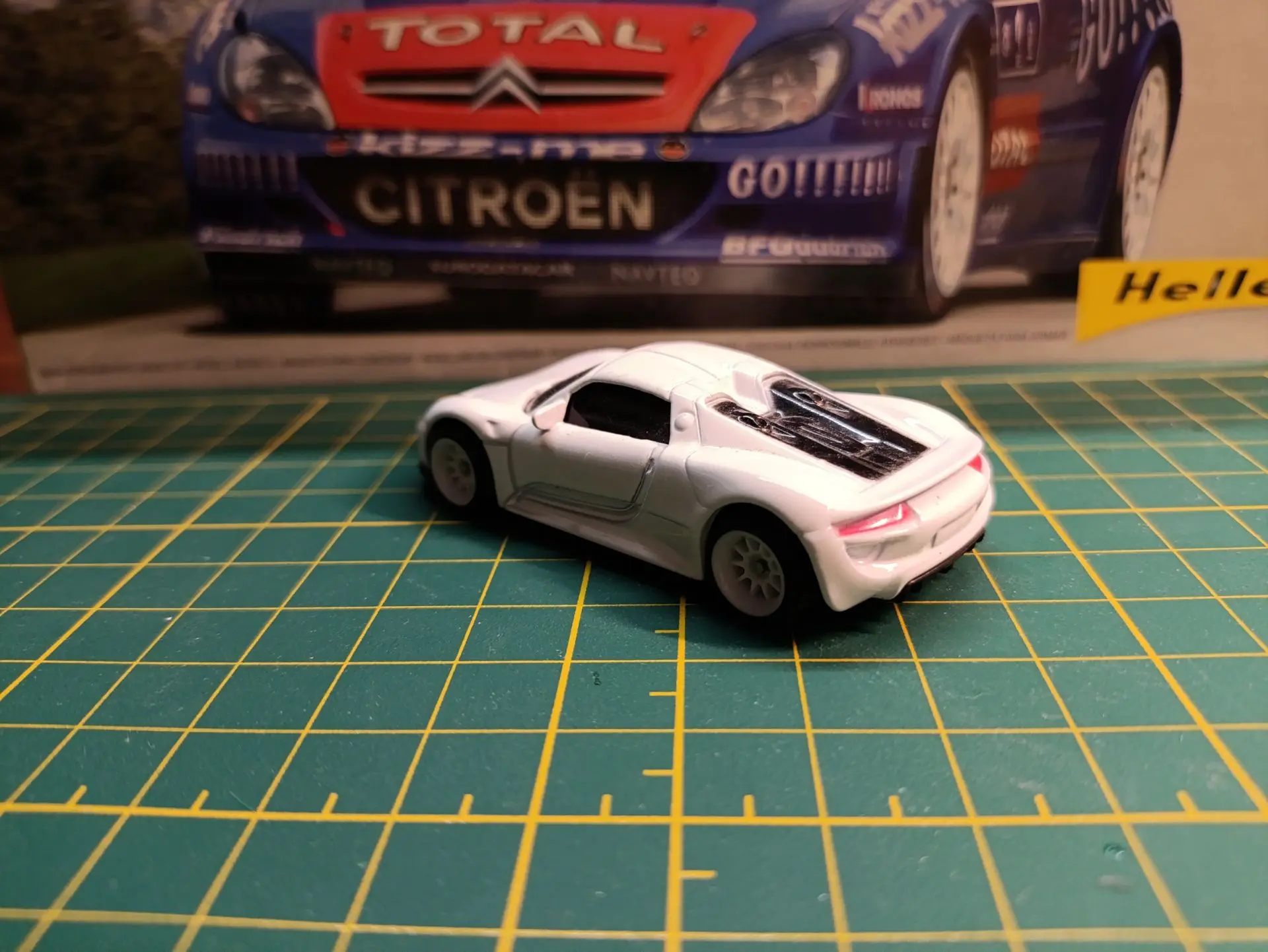 Ну и Porsche 918 spyder (welly)