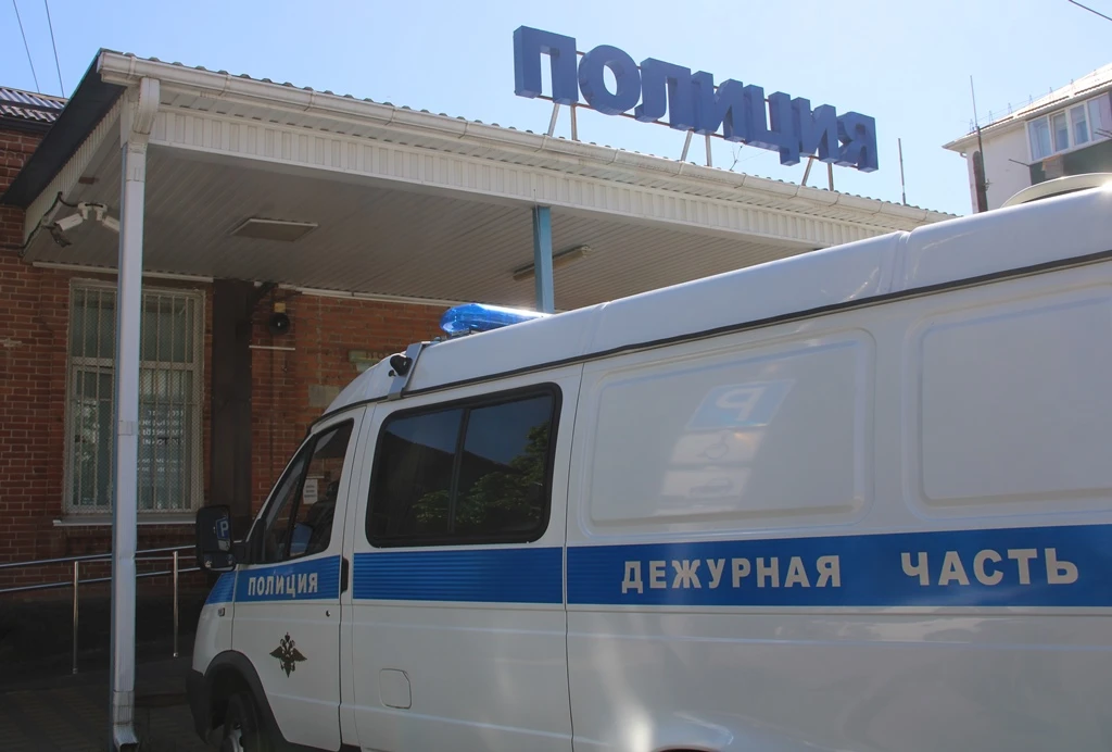❗В Майкопе сотрудниками полиции по «горячим следам» задержан подозреваемый в убийстве ж...