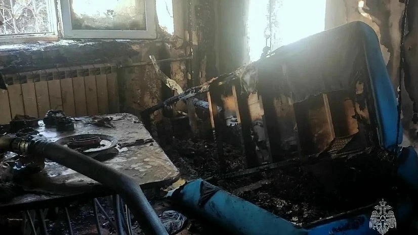 На пожаре в пятиэтажке Челябинска погибла женщина