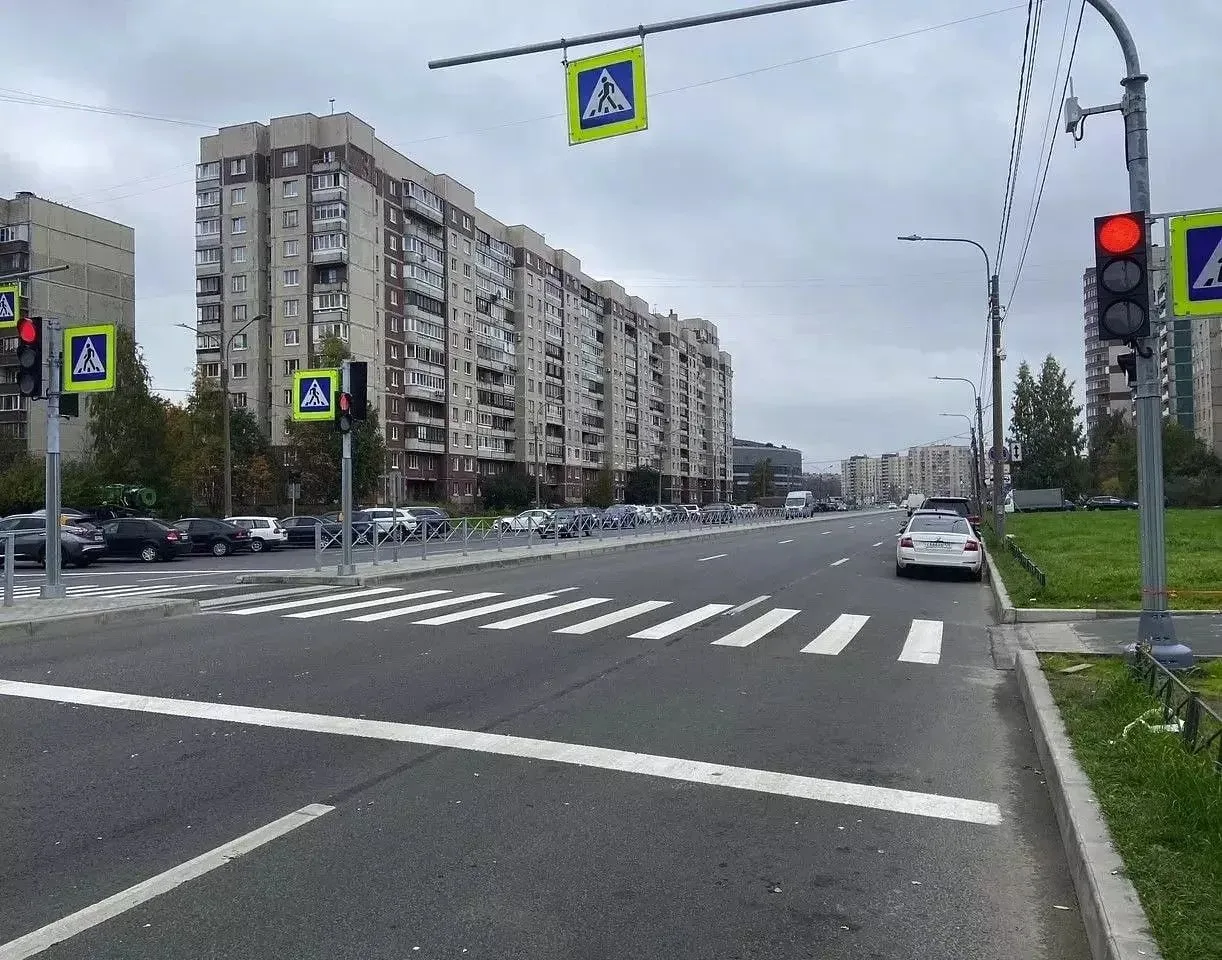 🚦 На проспекте Пятилеток у дома 8 и 16 заработали два новых светофорных объекта