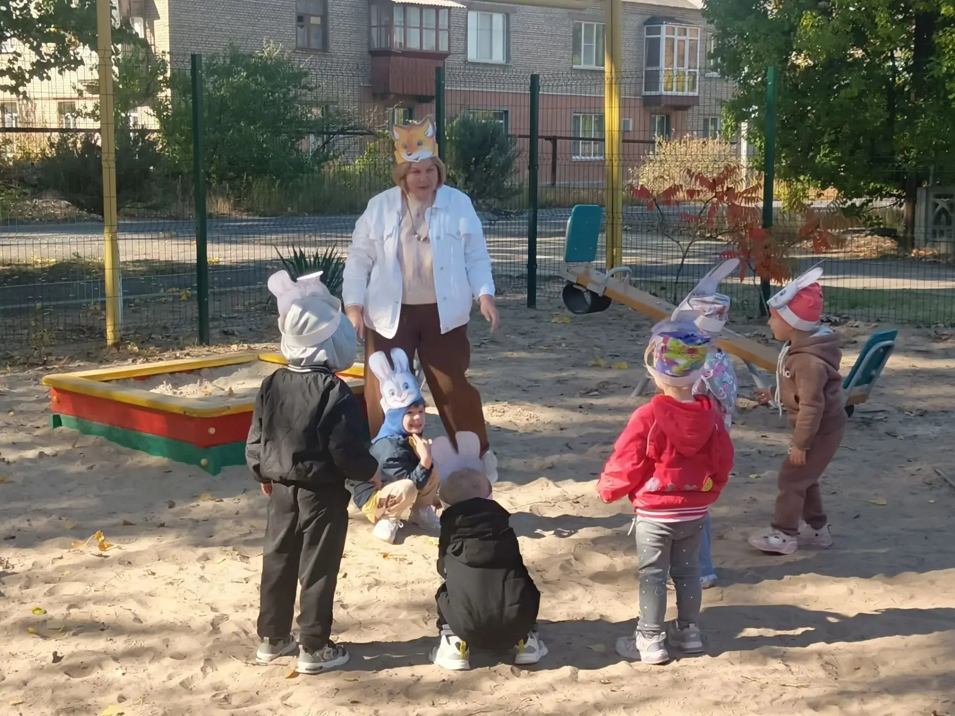09.10.2026 года ГБДОУ ЛНР "ЯСЛИ-САД "СКАЗКА" посетили представители партии "Единая Росс...