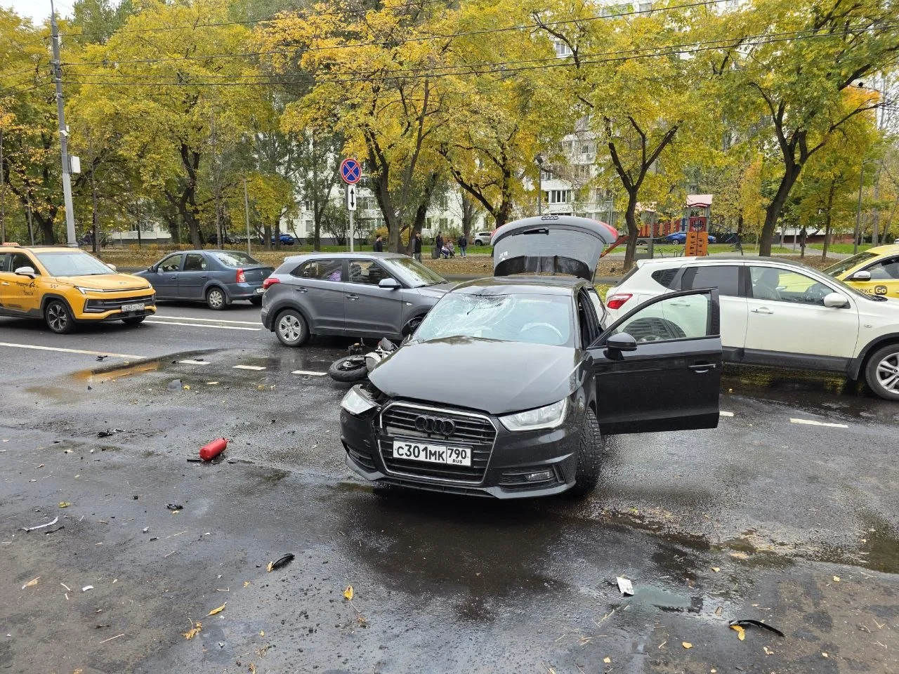 ⚠️ДТП на ул.Декабристов, д.28, корп.1 с участием автомобиля и мотоцикла: мотоциклист мн...