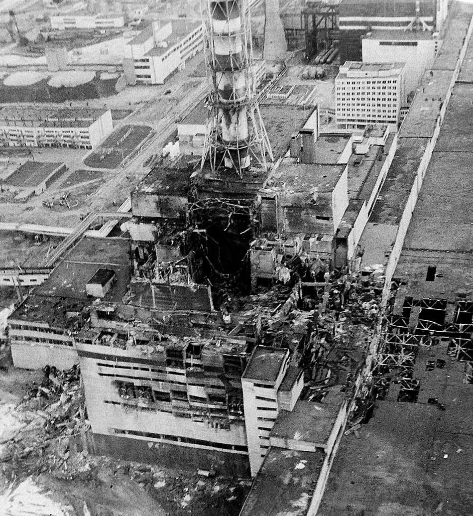 Аэрофотоснимок Чернобыльской АЭС, сделанный через три дня после крупнейшей в истории че...