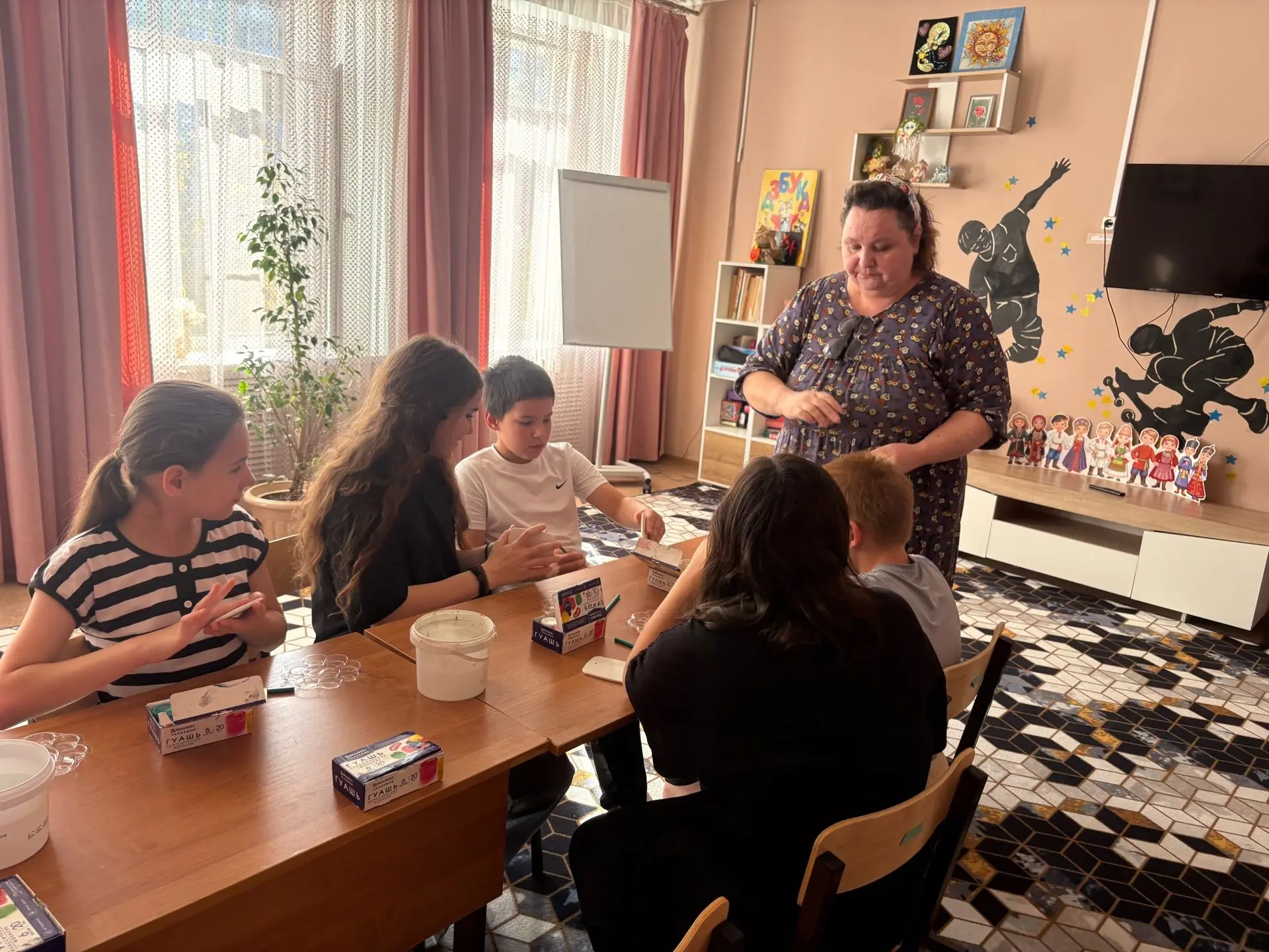 «Осенний урожай в красках»: воспитанники реабилитационного центра «Исток» приняли участ...