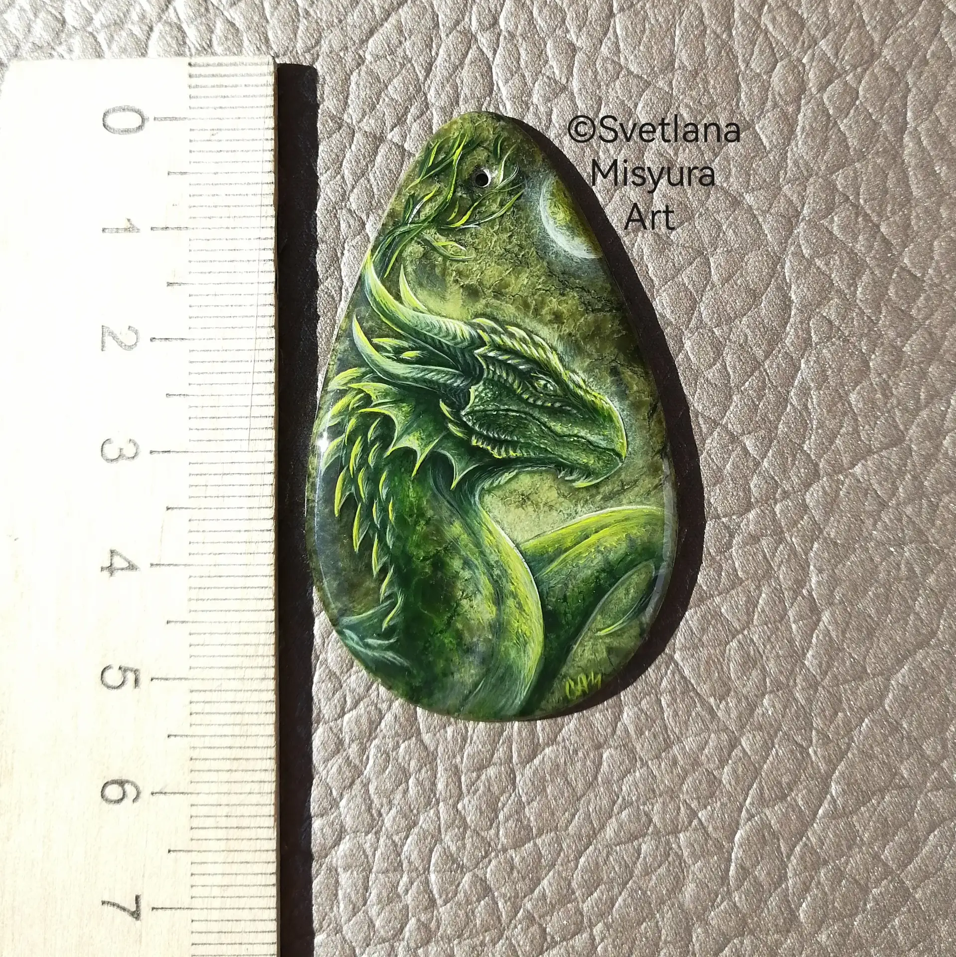 🐲Зелёный дракон и жёлтая луна.