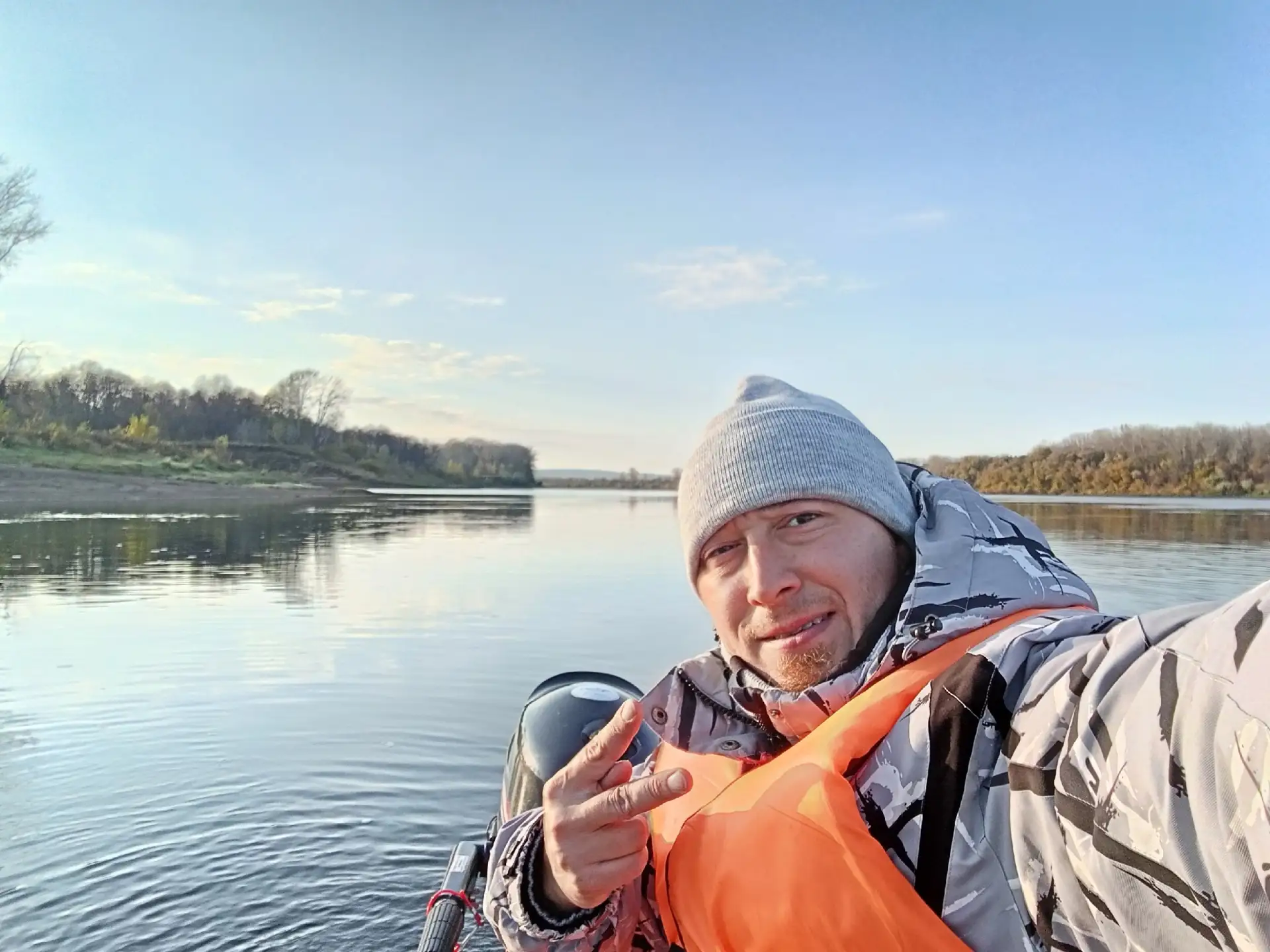 Всем привет! ✌️ 10.10.2026! Река Белая в районе деревни Яблочное. На воду вышел в район...